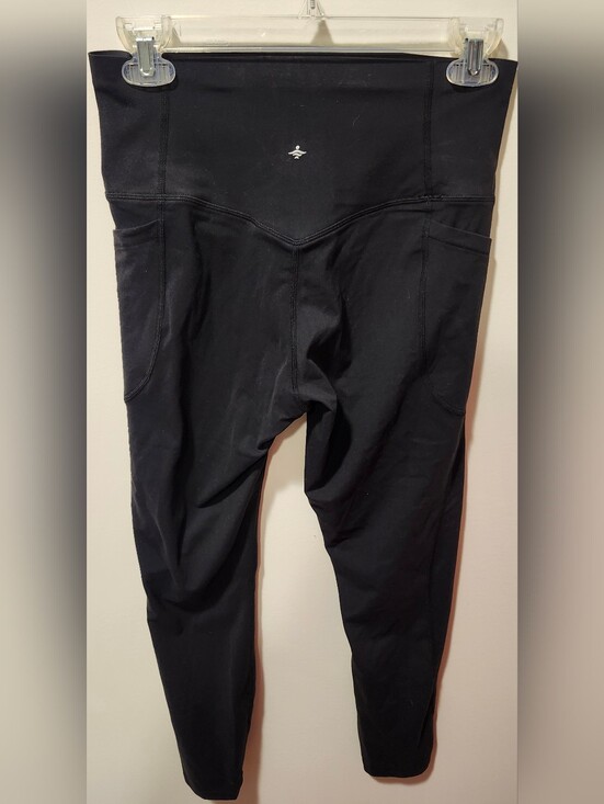 HALARA Pants - HALARA Black High-Rise Leggings with Logo Waist Tag
